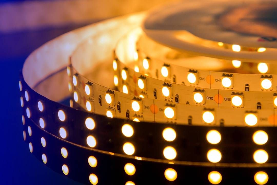 фото влагозащищенная лента designled 28,8w/m 120led/m 5050smd теплый белый 5m 000523 | 220svet.ru